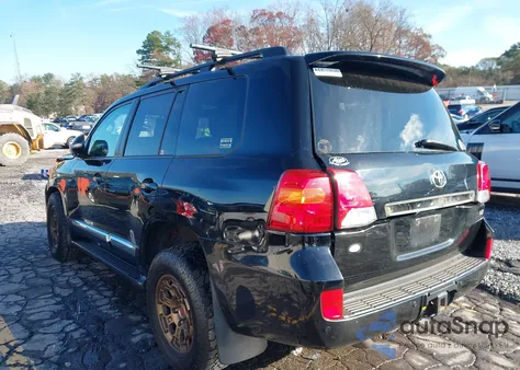 2013 Toyota Land Cruiser V8 из США, поврежденный, VIN JTMHY7AJ0D4013292